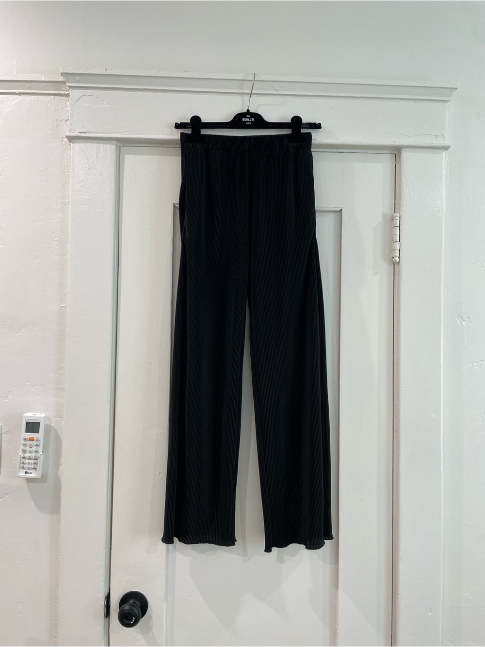 Darling Black Wide-Leg Pleated Pants - Picture 1 of 3